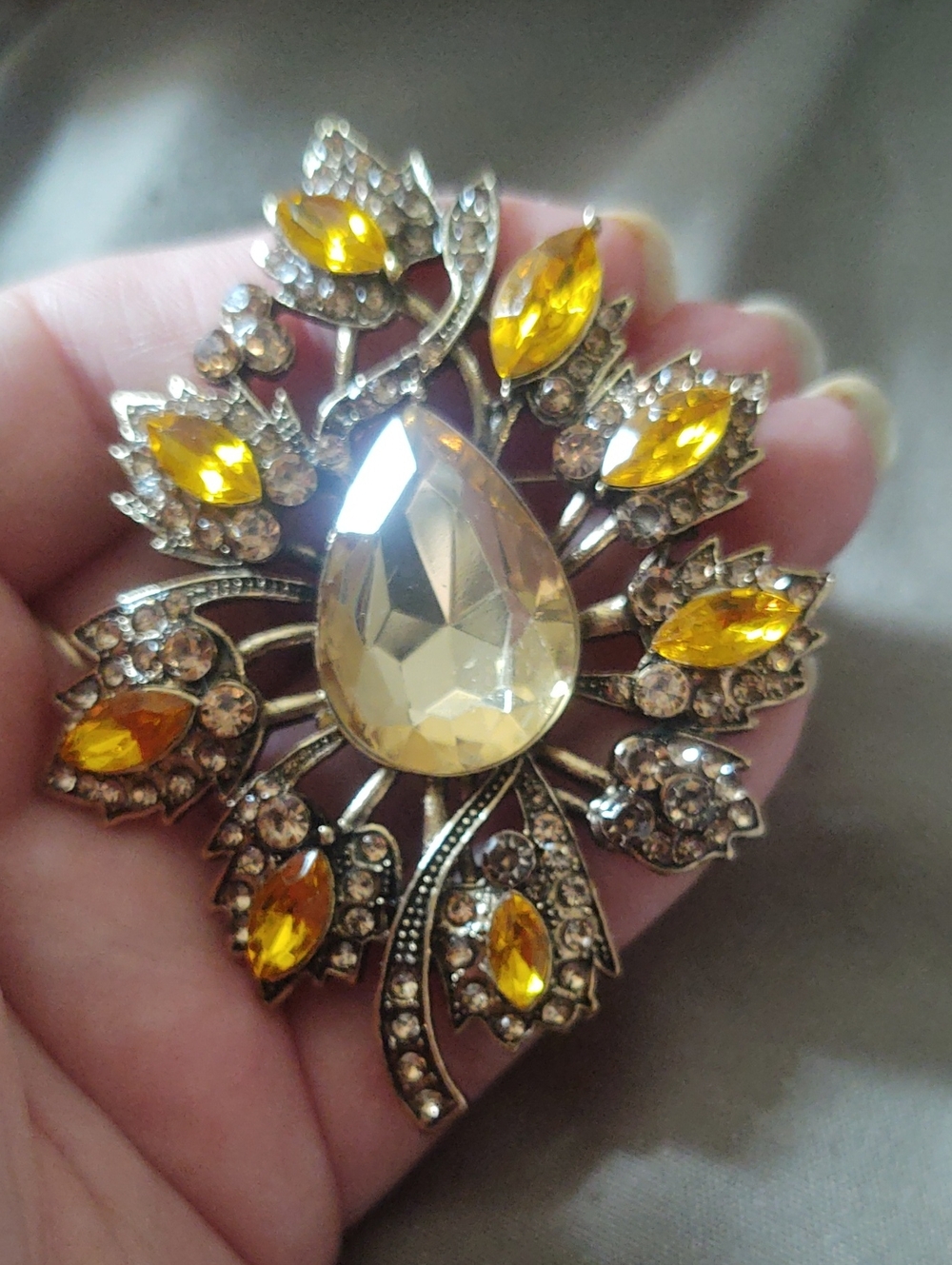 Amber Rhinestone Leaf Brooch - Picture 3 of 3